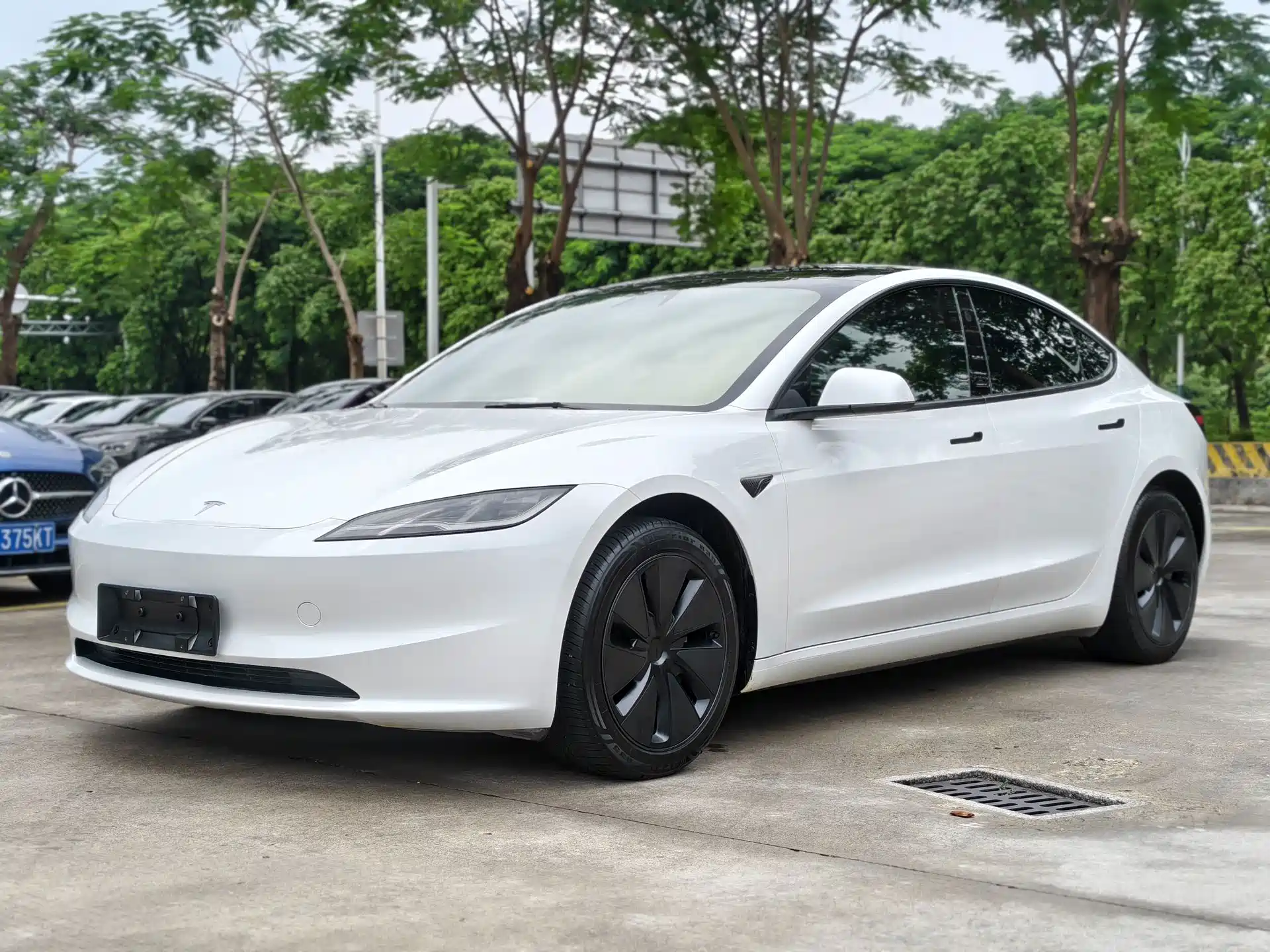 Фото 1 - Tesla Model 3