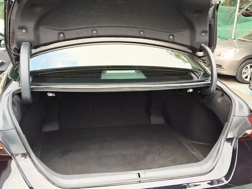 Toyota Avalon 2019 Hybrid 2.5L XLE Premium Edition China VI фото 19