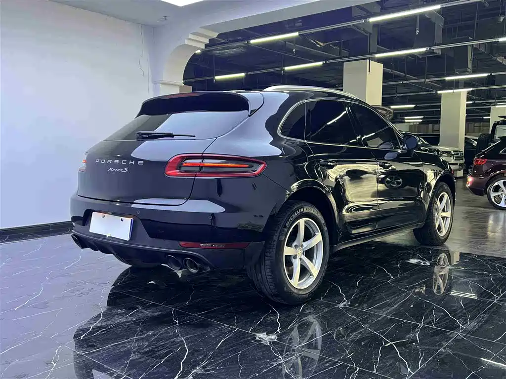 Porsche Macan 2016 Macan 2.0T фото 20