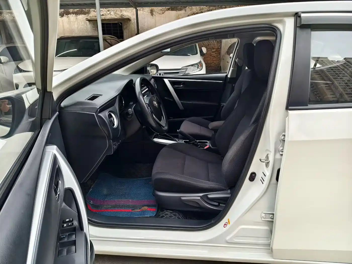 Toyota Levin 2017 Facelift 185T CVT Elite (China V) фото 3