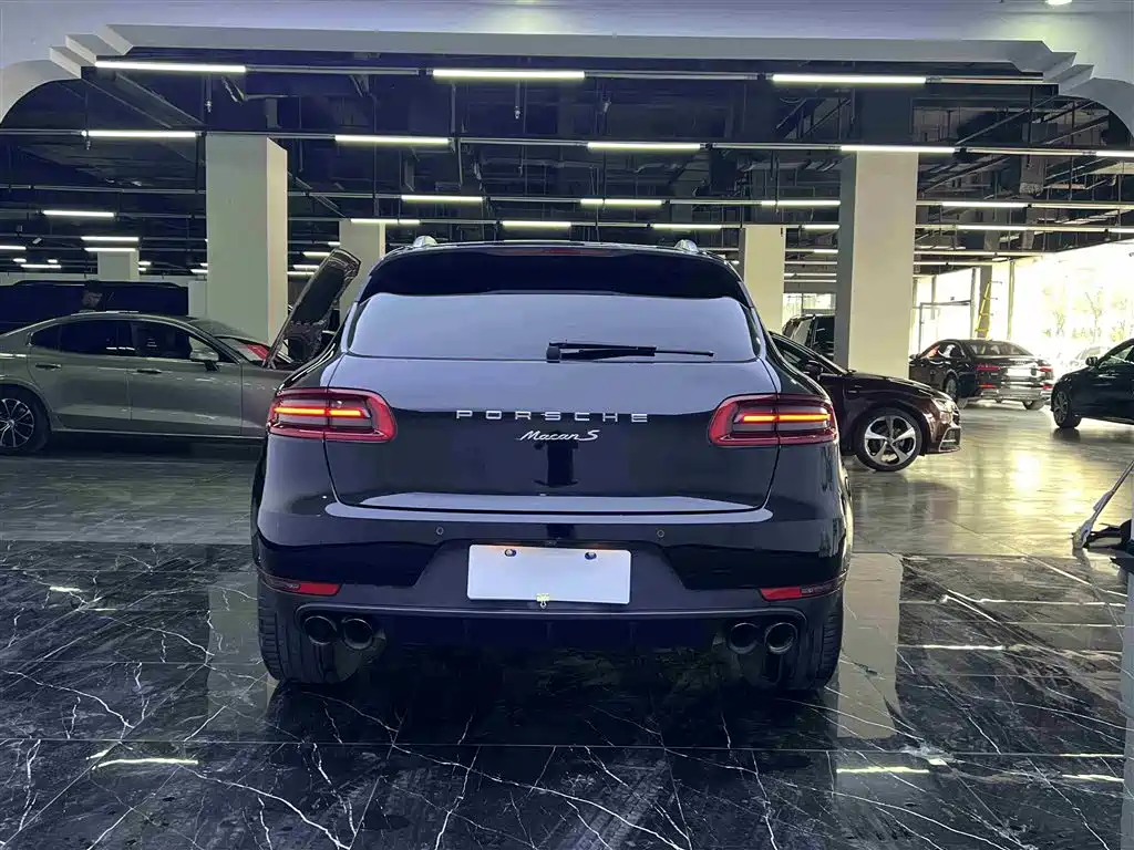 Porsche Macan 2016 Macan 2.0T фото 19
