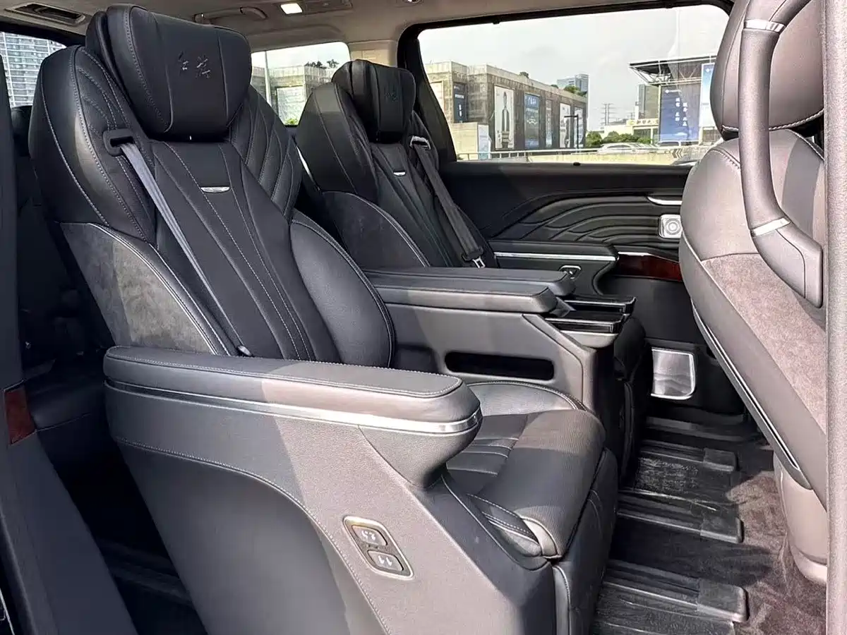 Hongqi HQ9 2023 2.0T Smart Connect Flagship фото 13