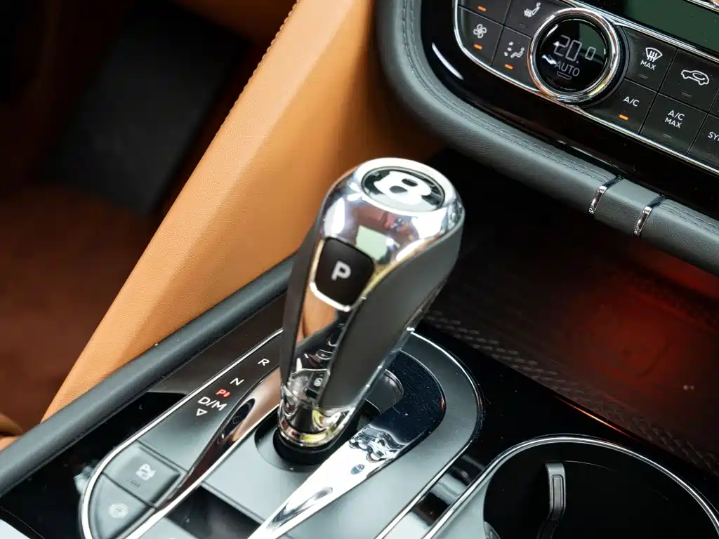 Bentley Bentayga 2026 2025 4.0T V8 Long Wheelbase Art Edition