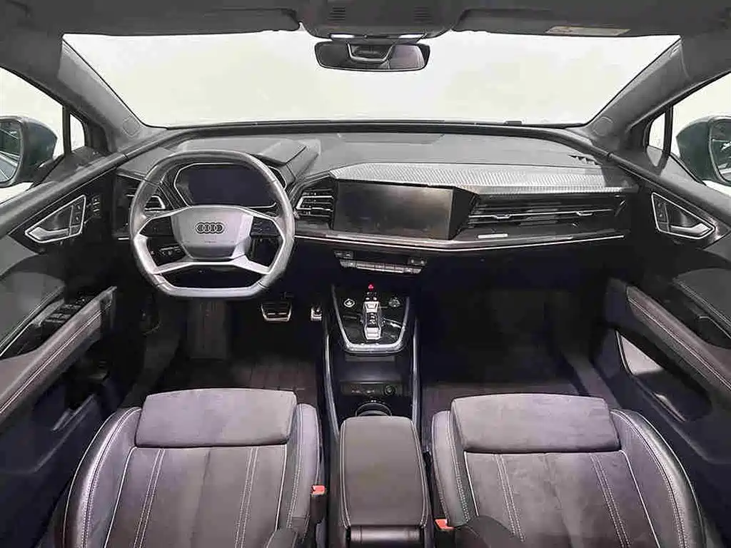Photo 9 - Audi Q4 e-tron