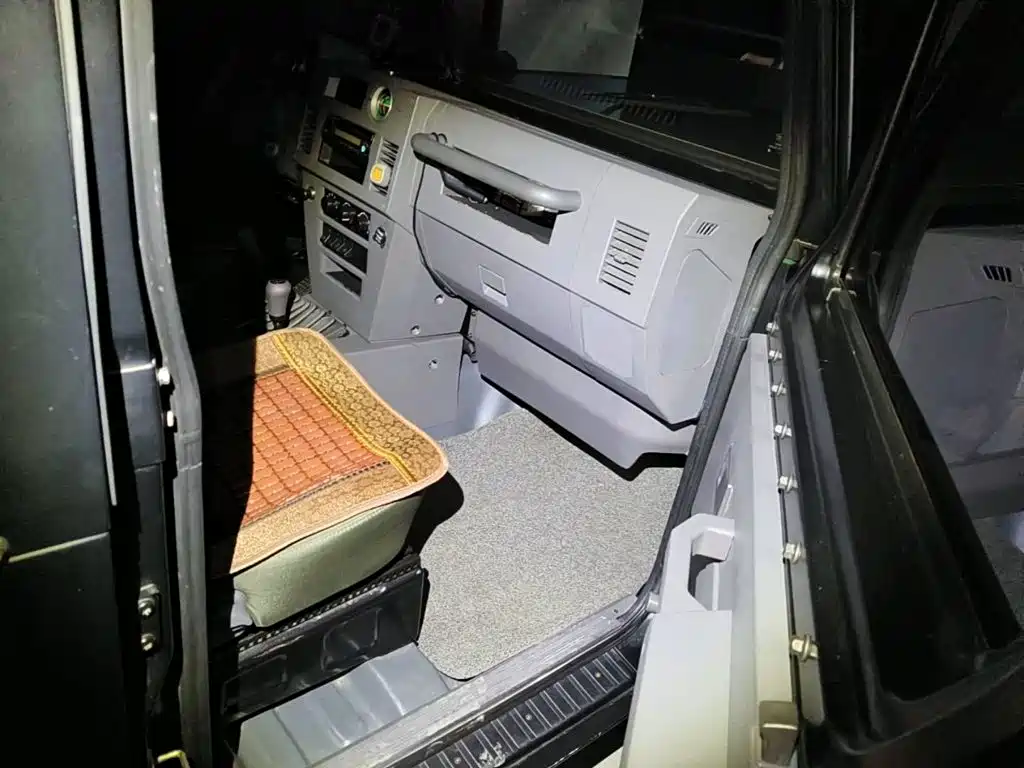BAW (Beijing Automobile Works) Warrior 2014 2008 2.7L 5-door 4WD Gasoline Version
