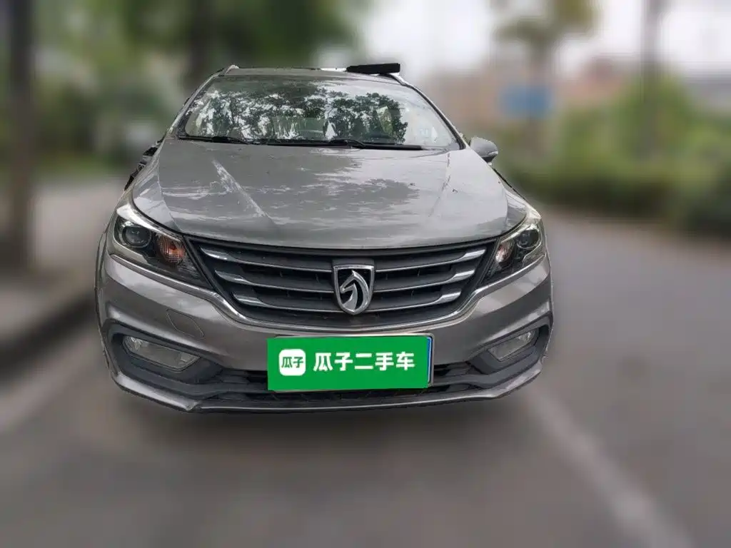 Baojun 310W 2017 2017 1.5L Manual Fashion Edition (China V)
