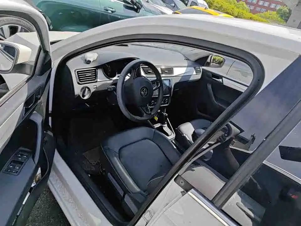 Škoda Rapid 2022 1.5L Automatic Comfort Edition фото 3