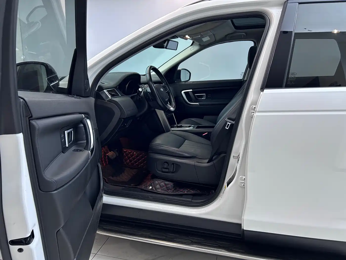 Land Rover Discovery Sport 2018 240PS HSE Edition фото 8