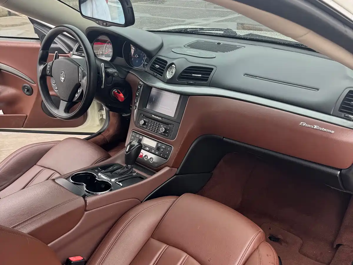 Maserati GranTurismo 2010 2007 4.2L Standard