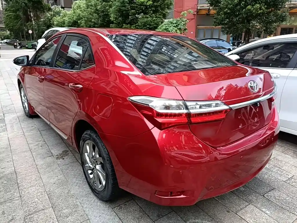 Фото 5 - Toyota Corolla