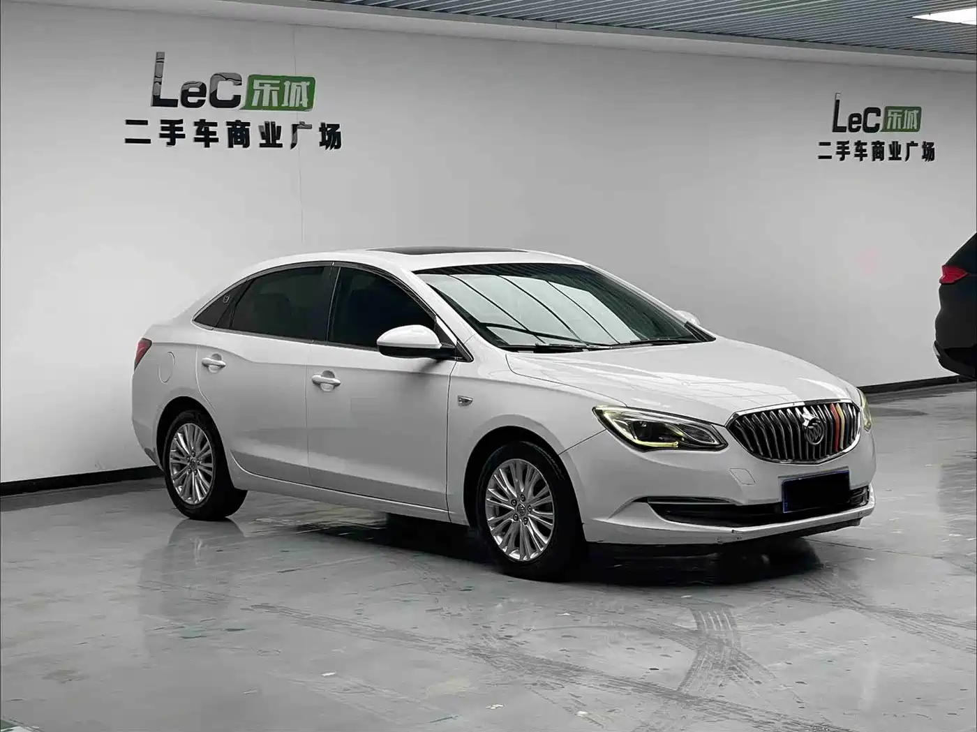 Buick Excelle 2016 15N Automatic Elite фото 3