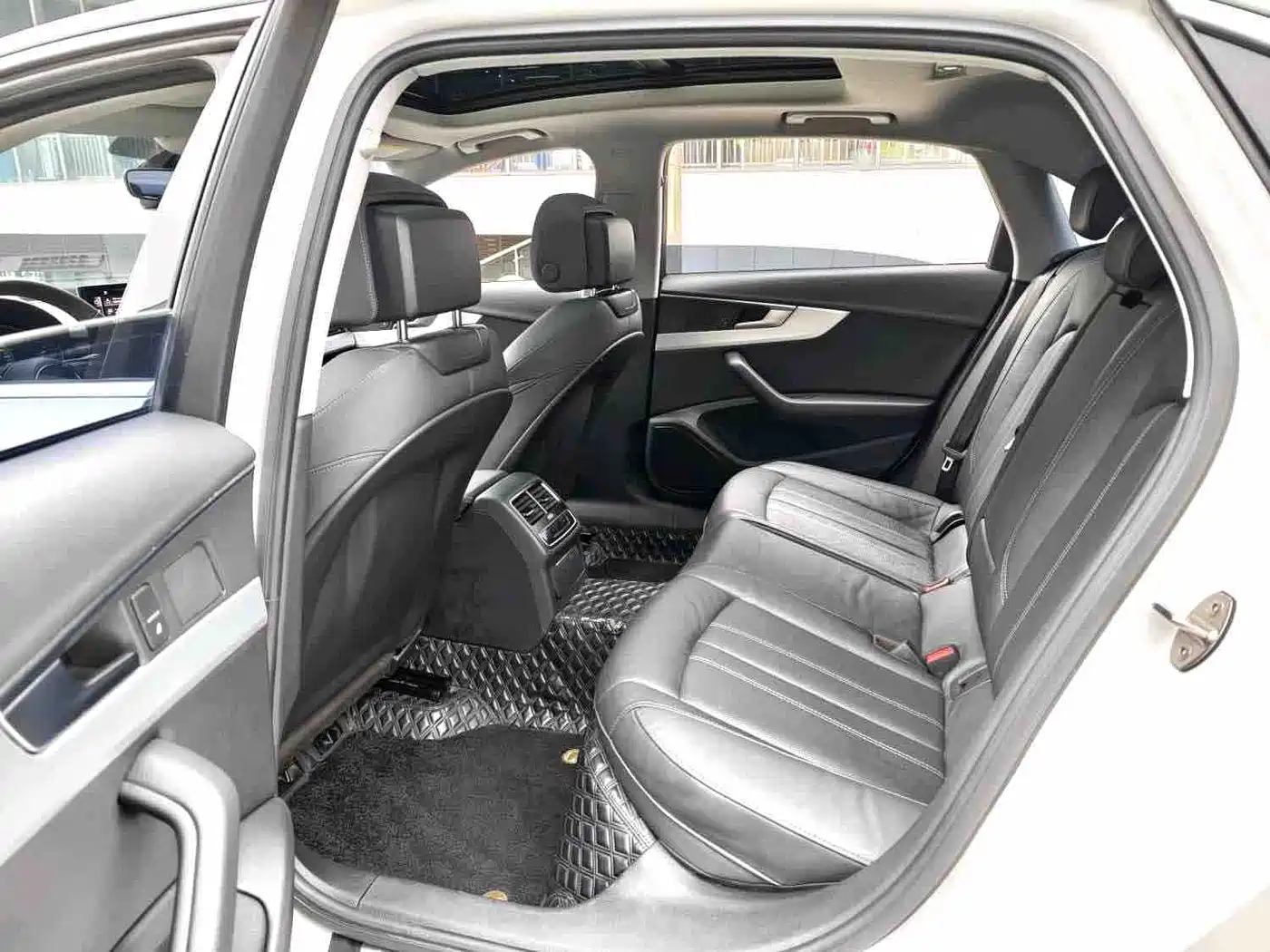 Audi A4L 2020 40 TFSI Fashion Dynamic Edition фото 12