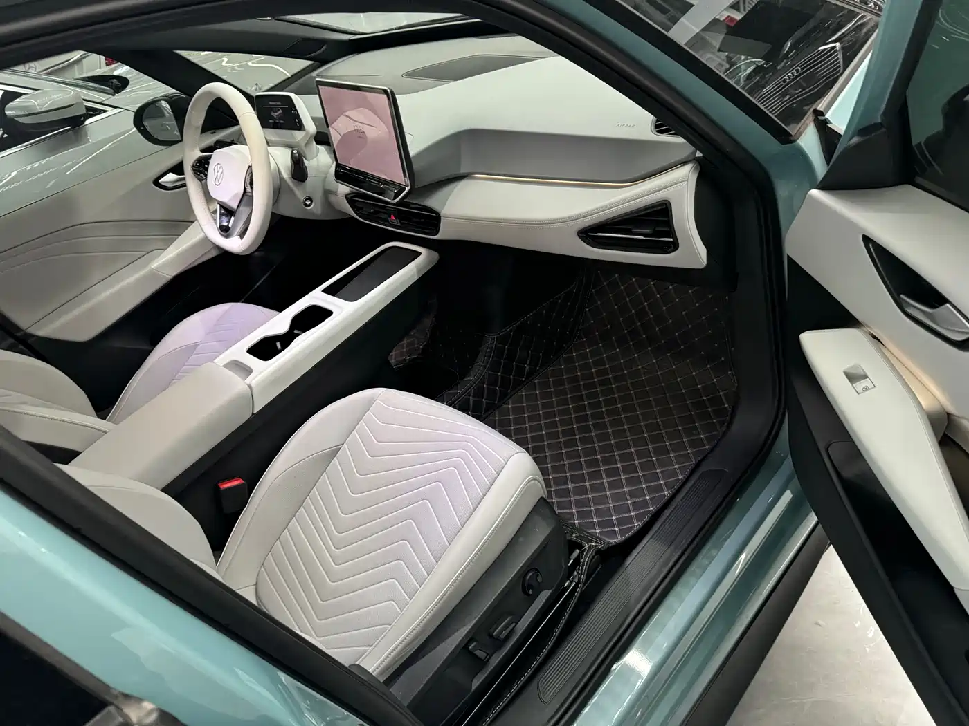 Volkswagen ID.3 2025 Facelift Smart Outstanding Edition фото 6