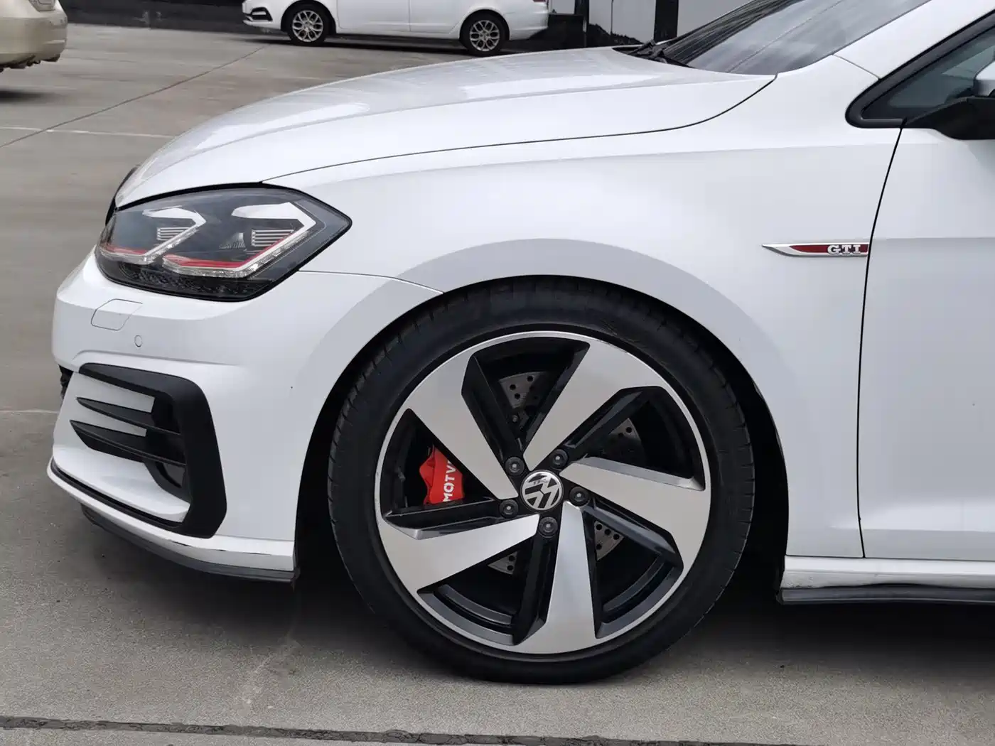 Volkswagen Golf GTI 2019 2.0TSI GTI (China V) фото 4