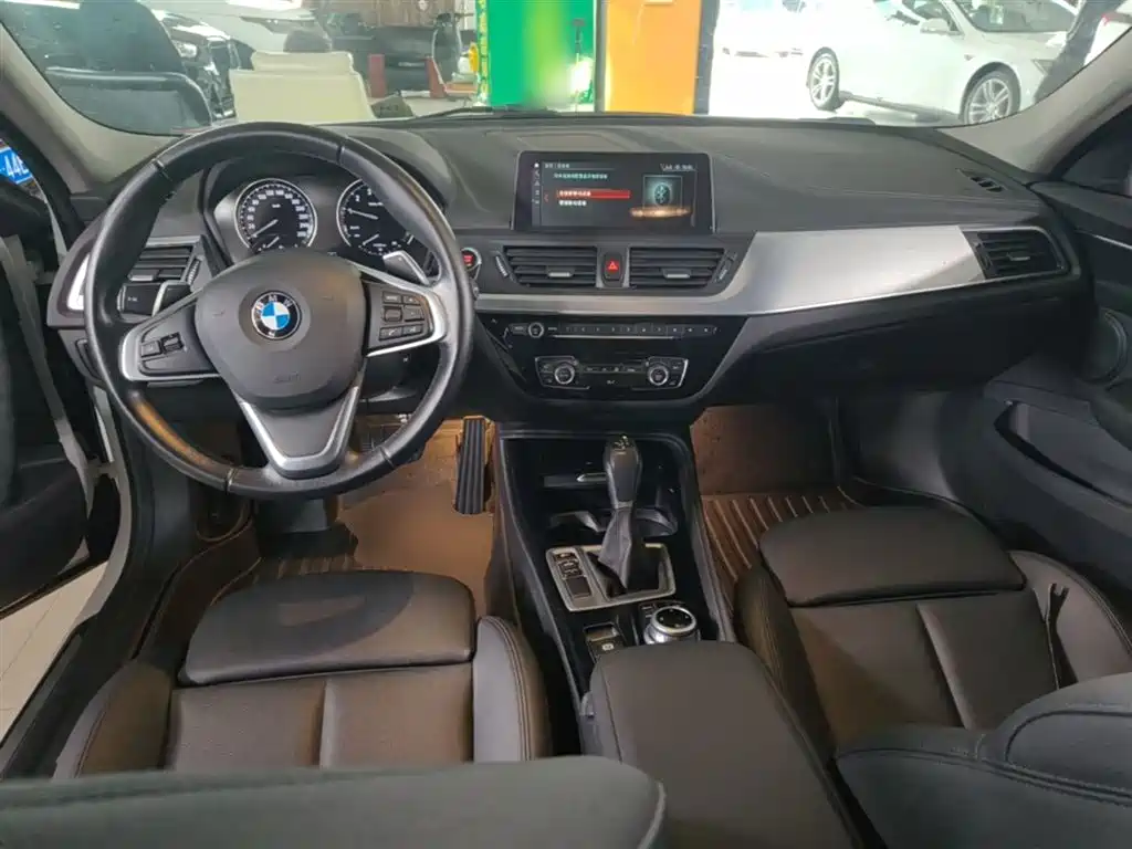 BMW 1 Series 2018 120i Design Package фото 10