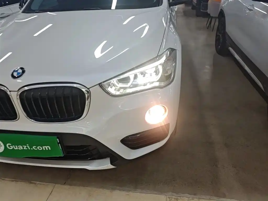 BMW X1 2018 sDrive18Li Premium Model фото 24