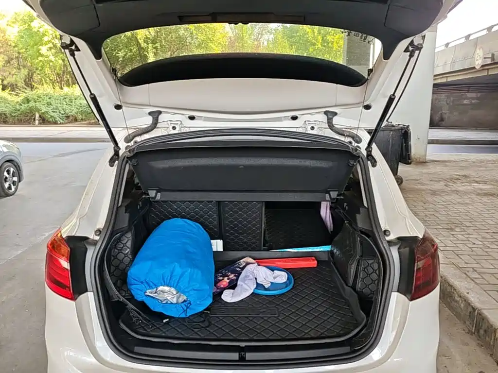 Photo 19 - BMW 2 Series Touring
