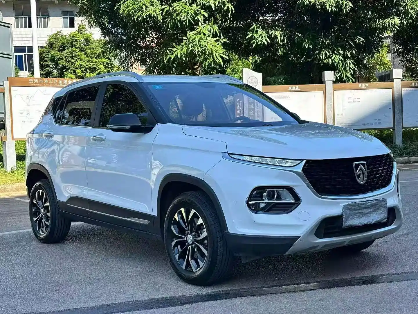 Photo 2 - Baojun 510