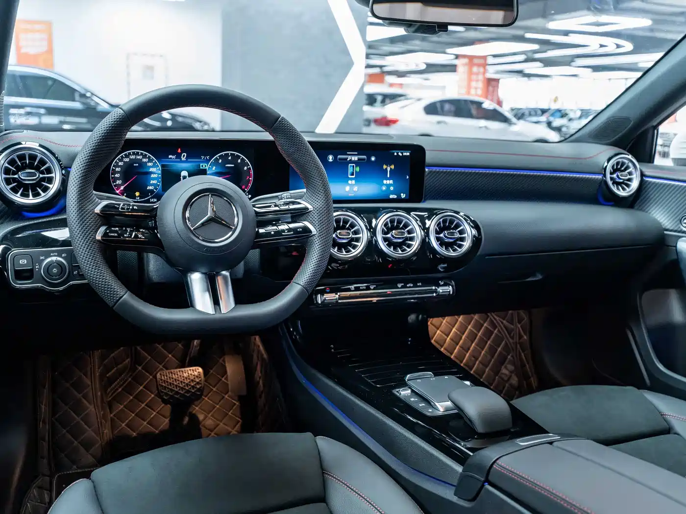 Mercedes-Benz A-Class 2024 A 200 L Fashion Edition фото 10