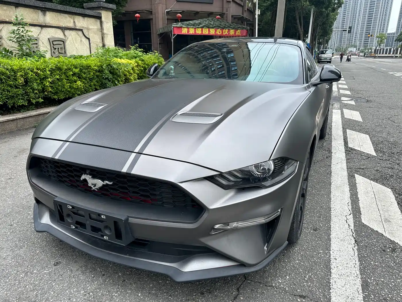 FORD MUSTANG
