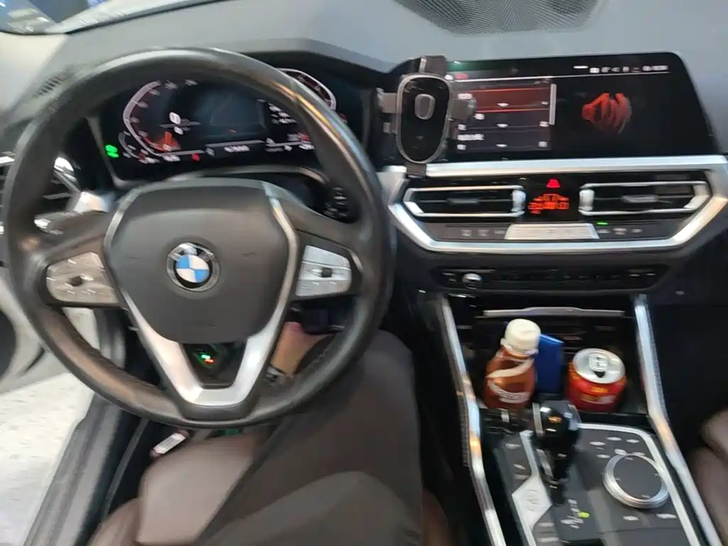 Photo 10 - BMW 3 Series