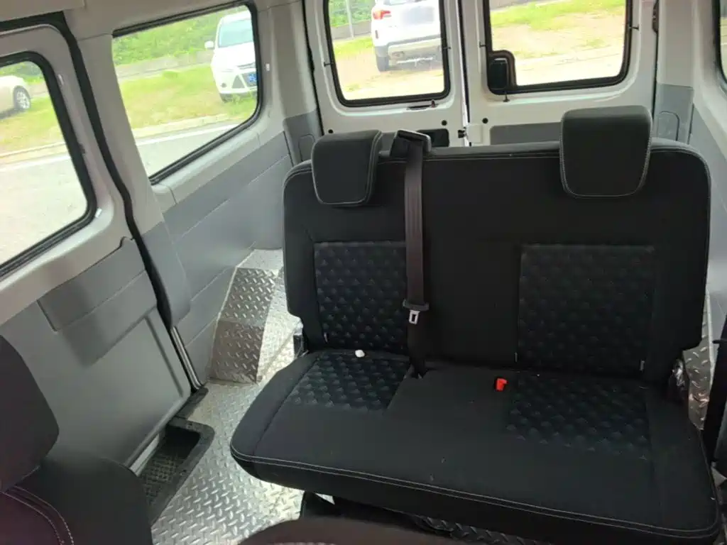 SAIC Maxus Xintu V80 2024 2024 Model Facelift Aoyun 6MT Short Wheelbase Ultra Low Roof 147Ps 5/6 Seats