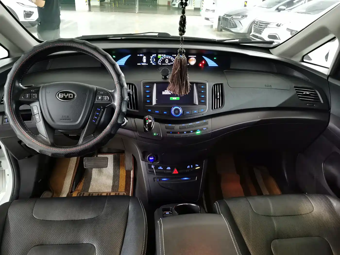 BYD E6