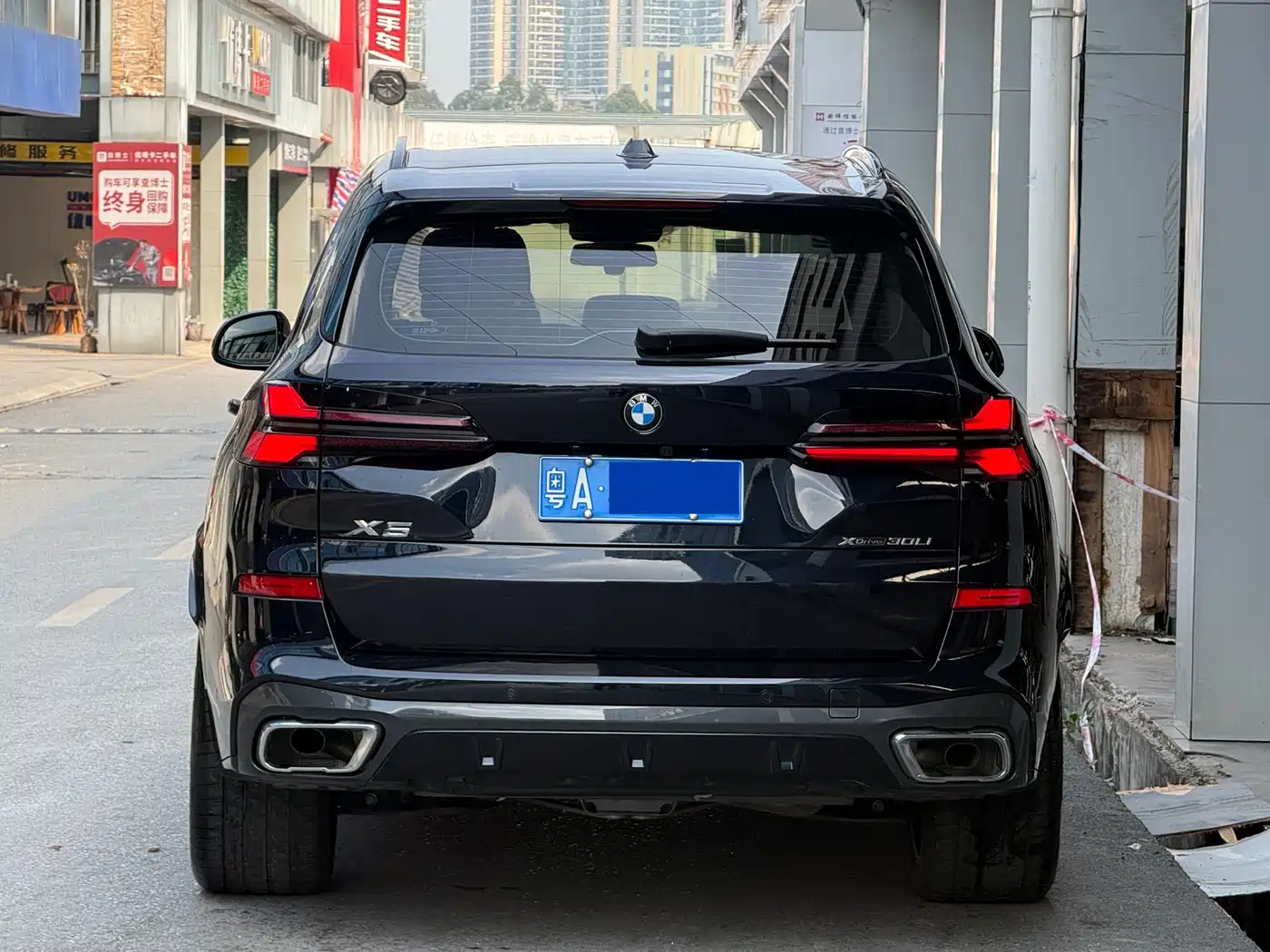 BMW X5 2023 xDrive 30Li Premium M Sport Black Night Package фото 3