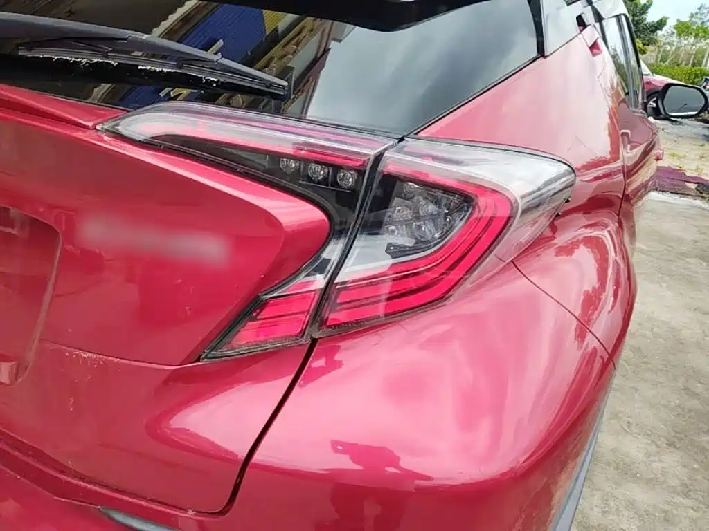 Photo 8 - Toyota C-HR