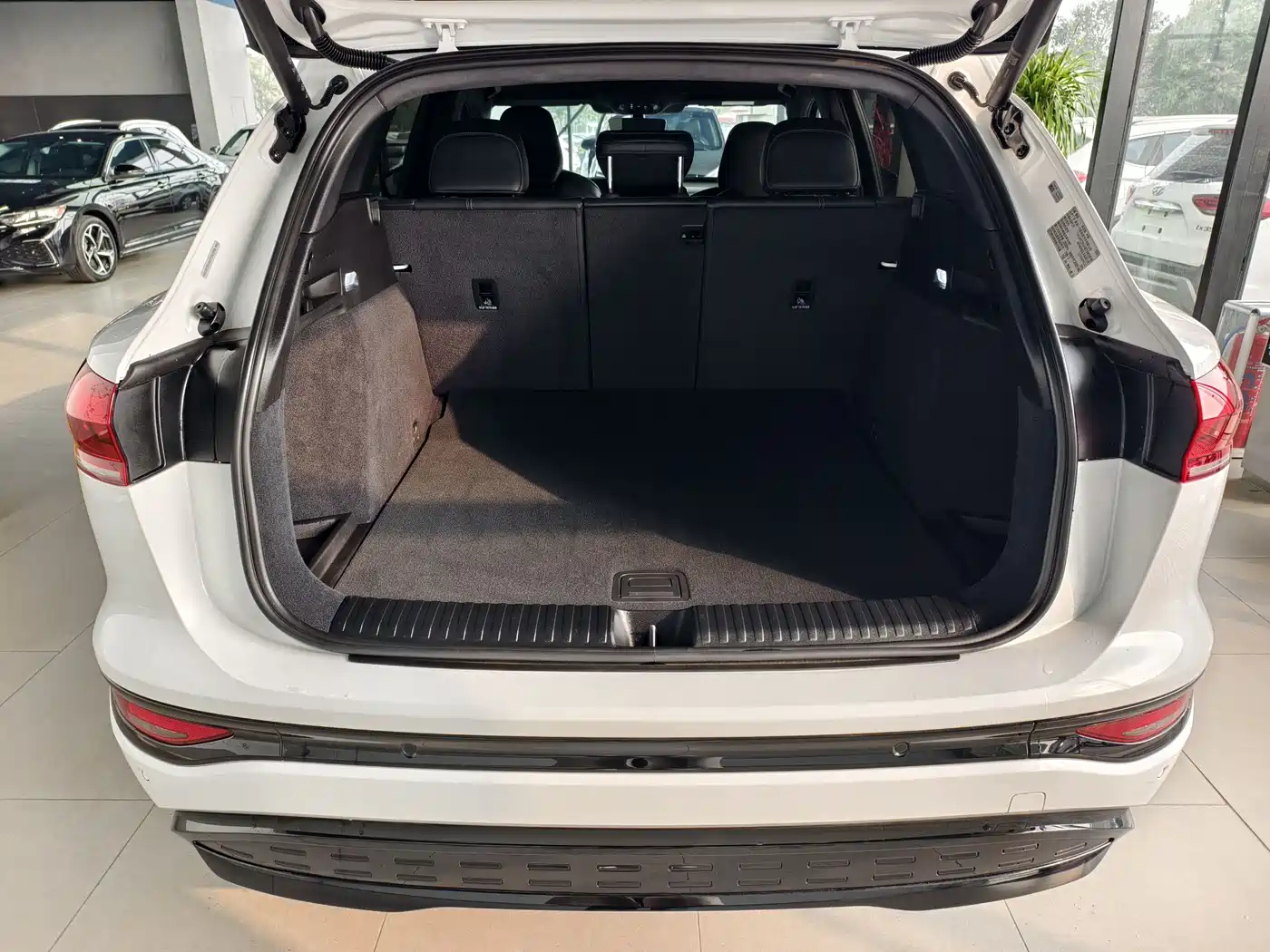 Audi Q6L e-tron фото 15
