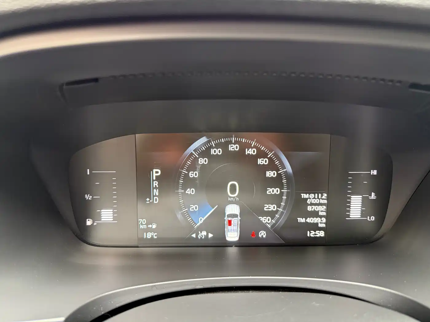 Фото 10 - Volvo S90