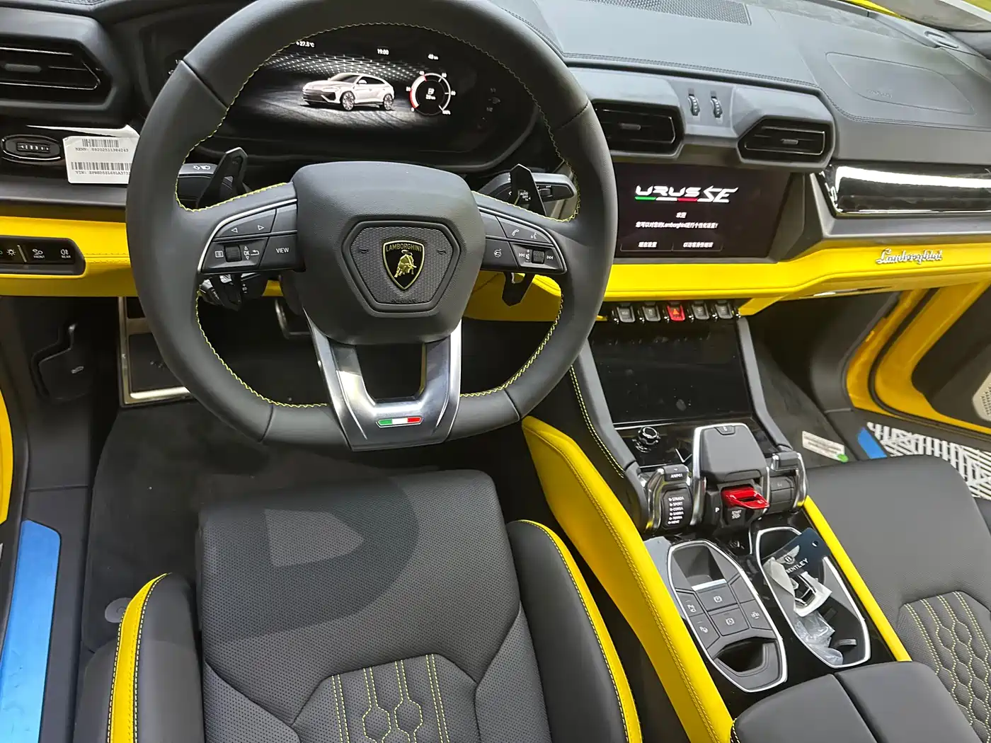 Lamborghini Urus SE 2025 4.0T Standard Edition фото 10