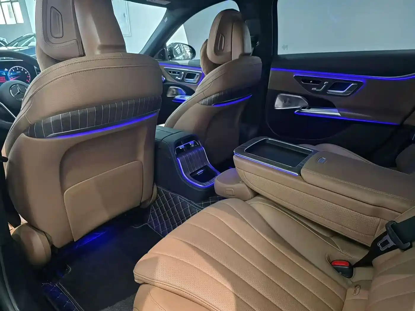Mercedes-Benz E-Class 2025 E 300 L Luxury фото 9