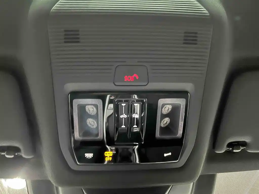 Volkswagen Passat 2025 Model Pro 380TSI Starlight Dragon Premium Edition фото 8
