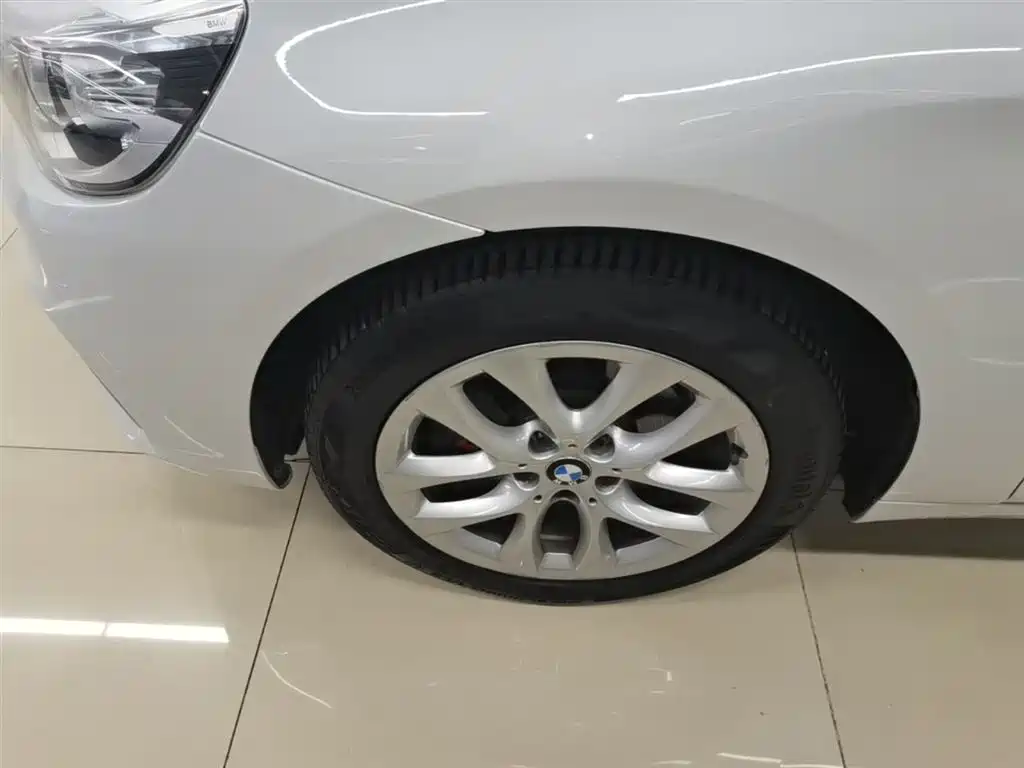 BMW 2 Series Touring 2016 220i Leading Model фото 23