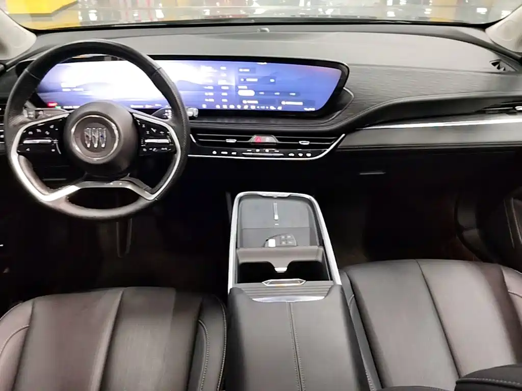 Photo 10 - Buick LaCrosse