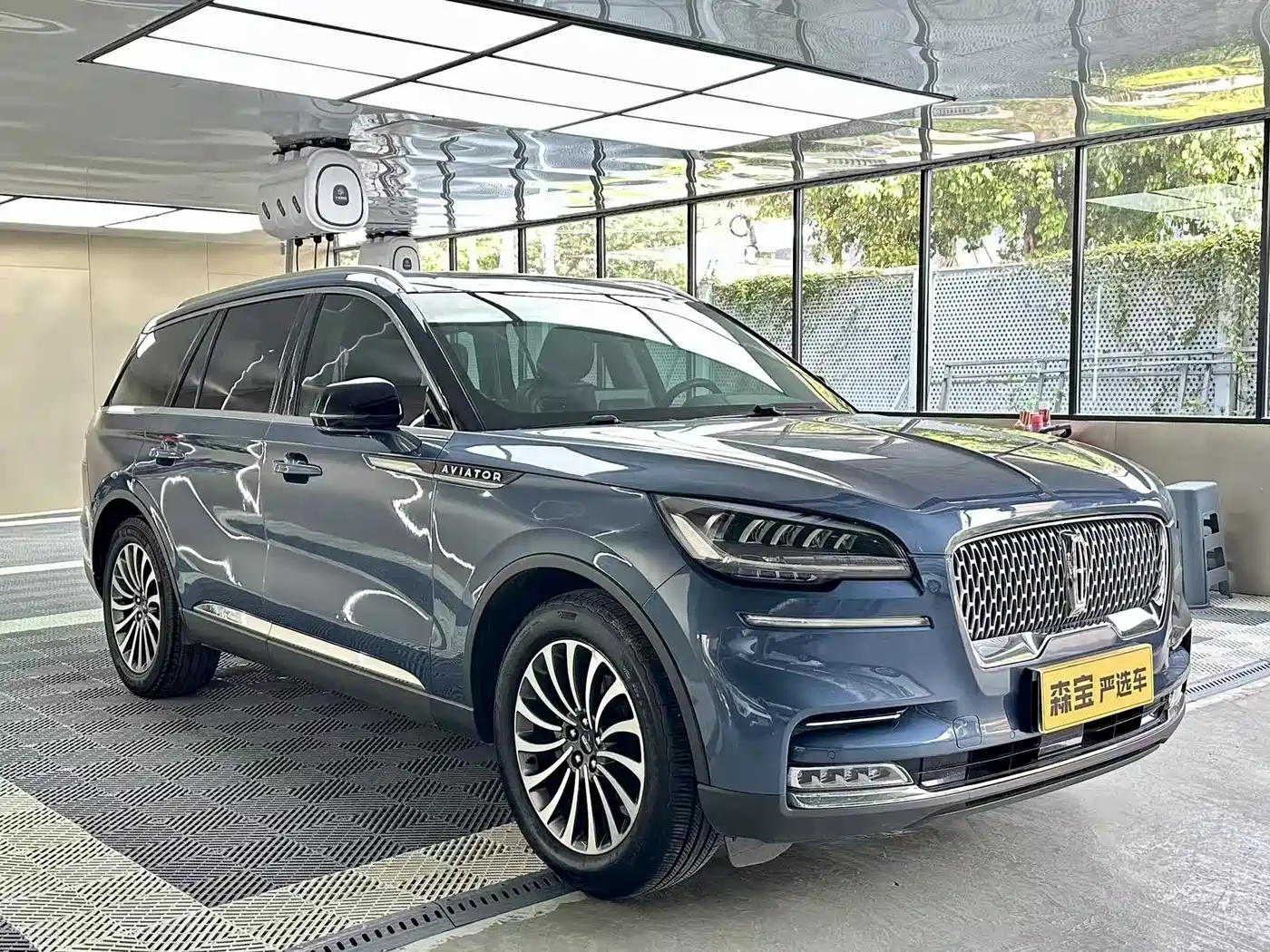 Lincoln Aviator (Import) 2020 3.0T V6 AWD Premium Luxury Edition фото 3
