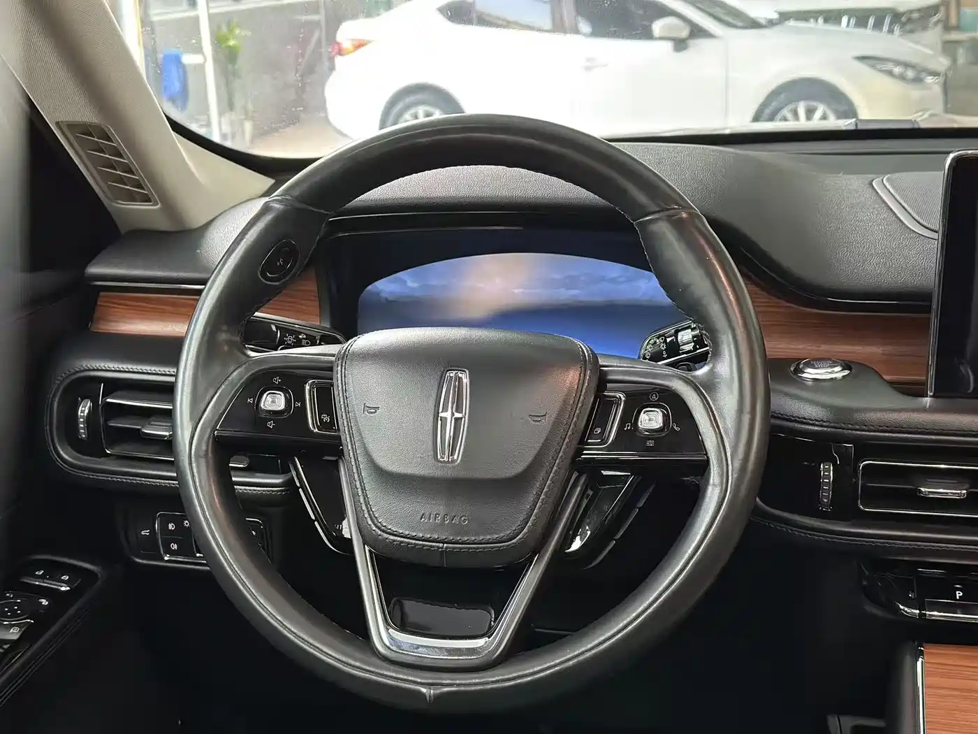 Lincoln Aviator (Import) 2020 3.0T V6 AWD Premium Luxury Edition фото 16