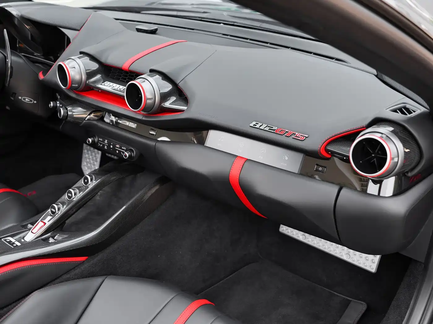 Photo 52 - Ferrari 812