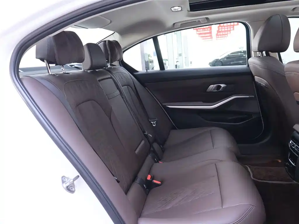 BMW 3 Series 2024 325Li M Sport Package фото 21