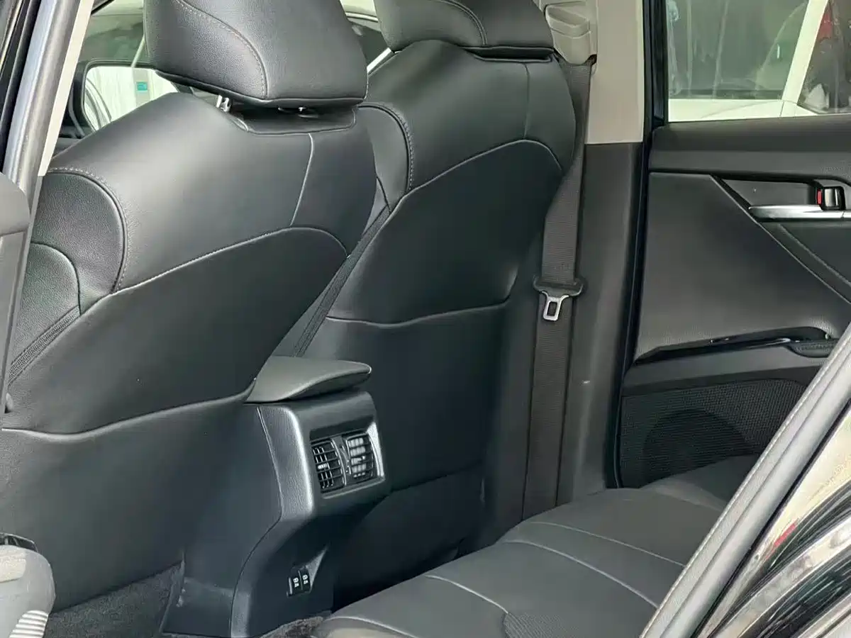 Toyota Camry 2019 2.0G Luxury (China V) фото 4