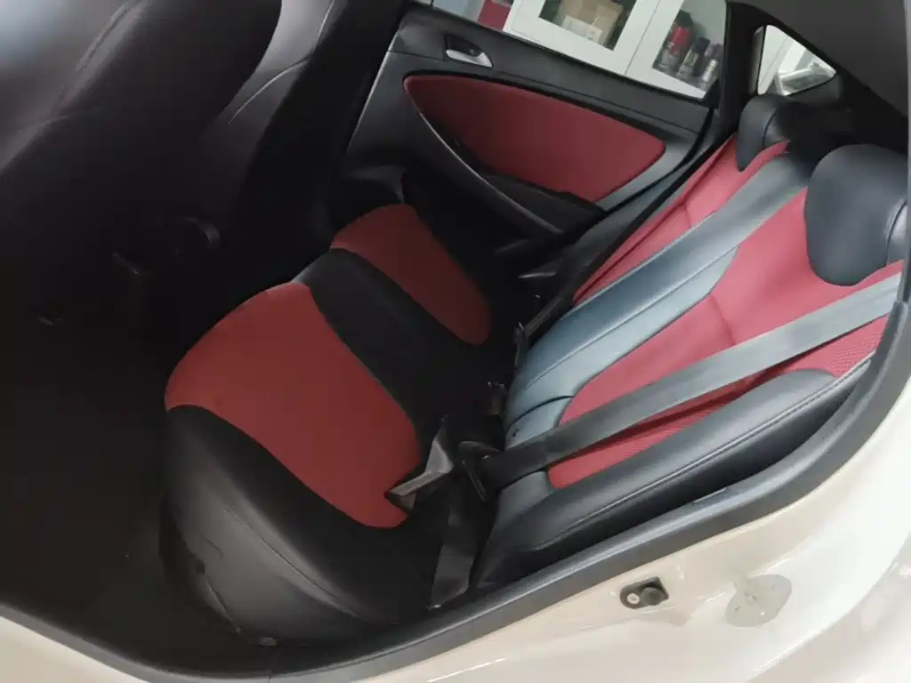 Hyundai Reina 2015 2014 Model 1.4L Automatic GLX