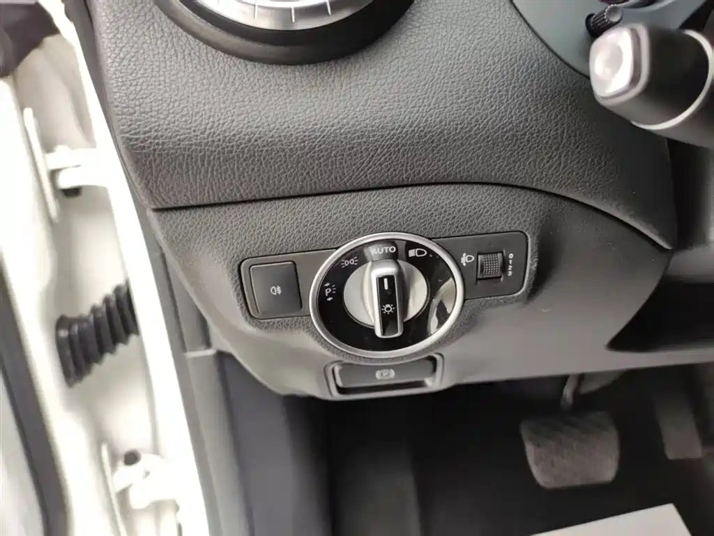 Mercedes-Benz CLA (Import) 2017 CLA 200 Dynamic фото 22