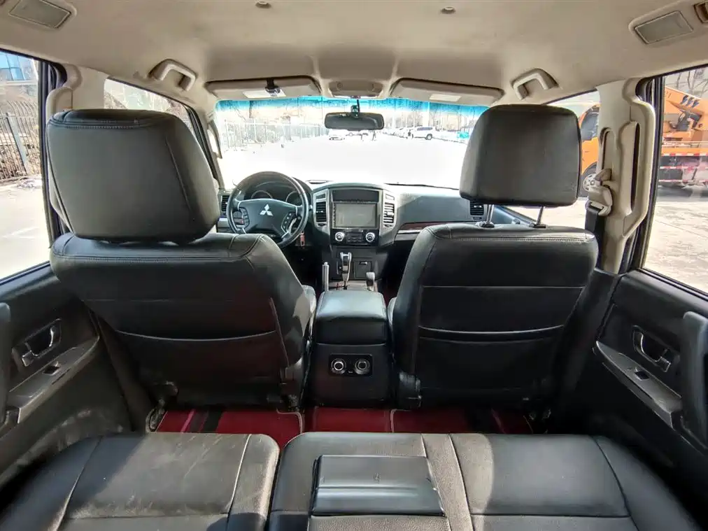 Mitsubishi Pajero (Import) 2020 Collector's Edition 3.0L Auto Premium Off-road фото 18