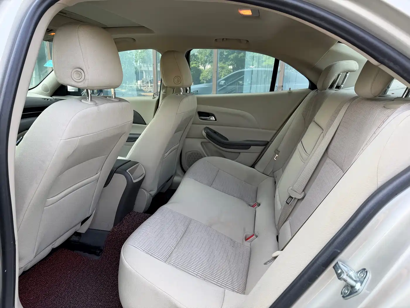 Chevrolet Malibu 2012 2.0L Automatic Comfort Edition фото 9