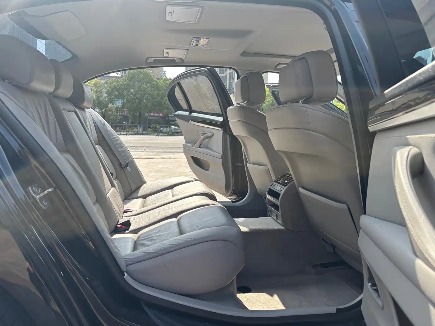 BMW 5 Series 2013 525Li Luxury фото 15
