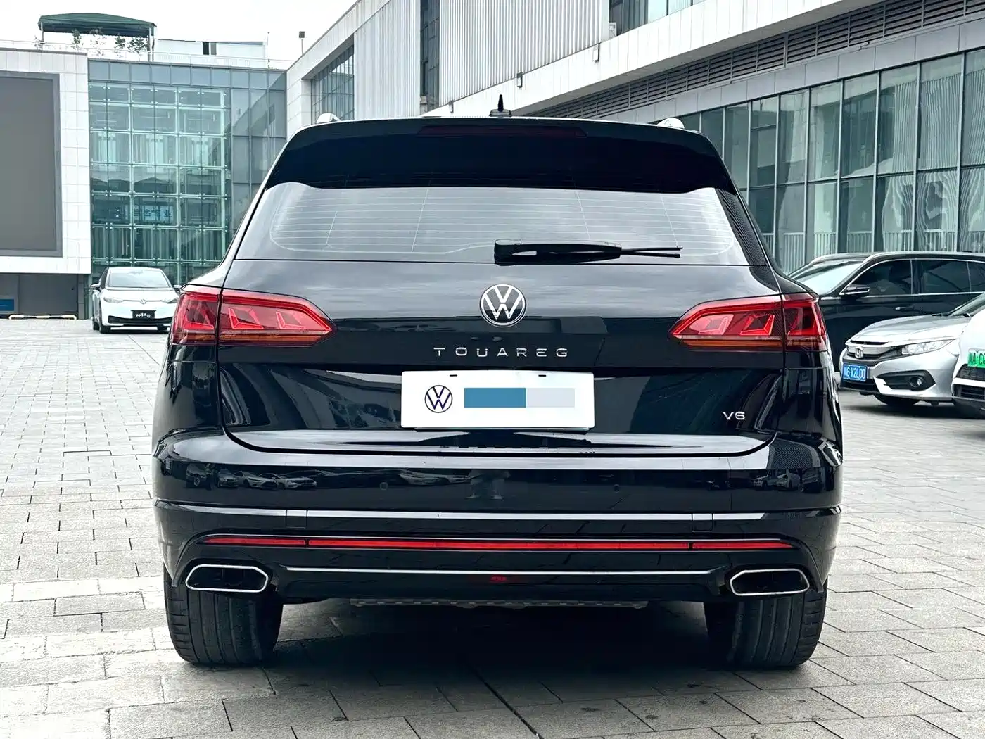 Volkswagen Touareg 2021 3.0TSI R-Line Classic Sport Package фото 13