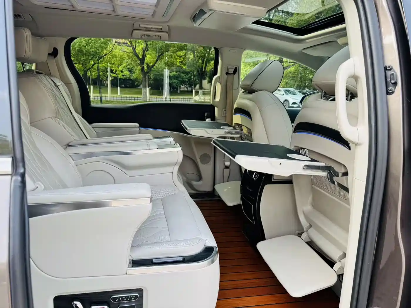 Buick GL8 2021 Land Business Class 652T Luxury фото 11