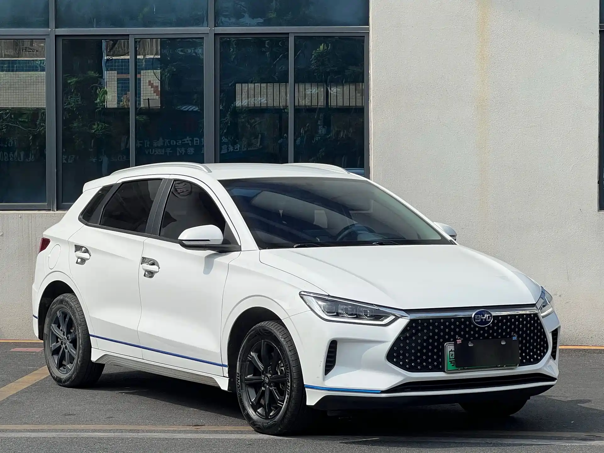 Фото 3 - BYD e2