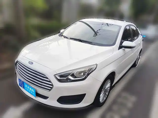Ford Escort 2017 Facelift 1.5L Manual Comfort — фото 1